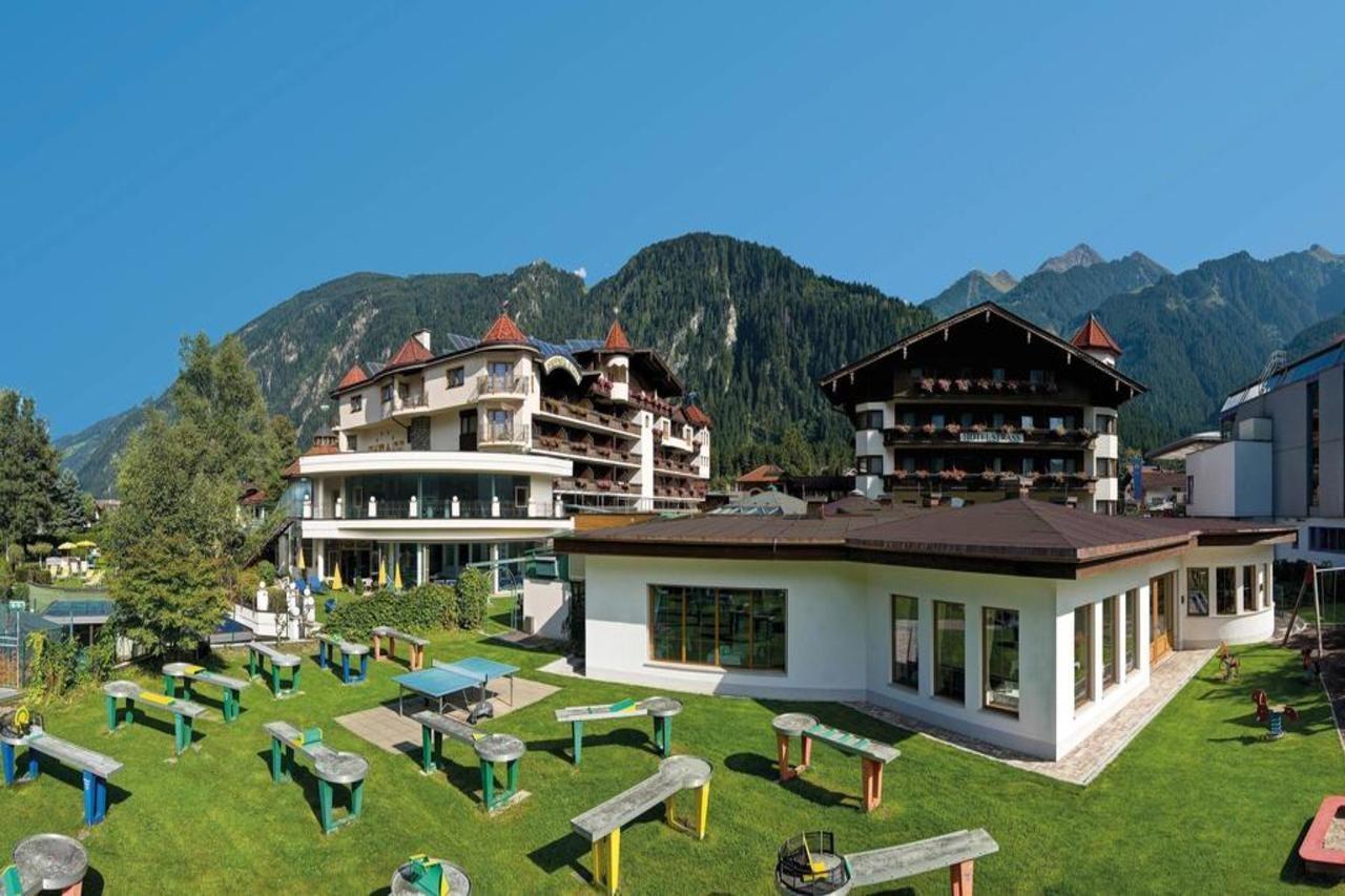 Strass - Sport & Spa Hotel Mayrhofen Eksteriør bilde