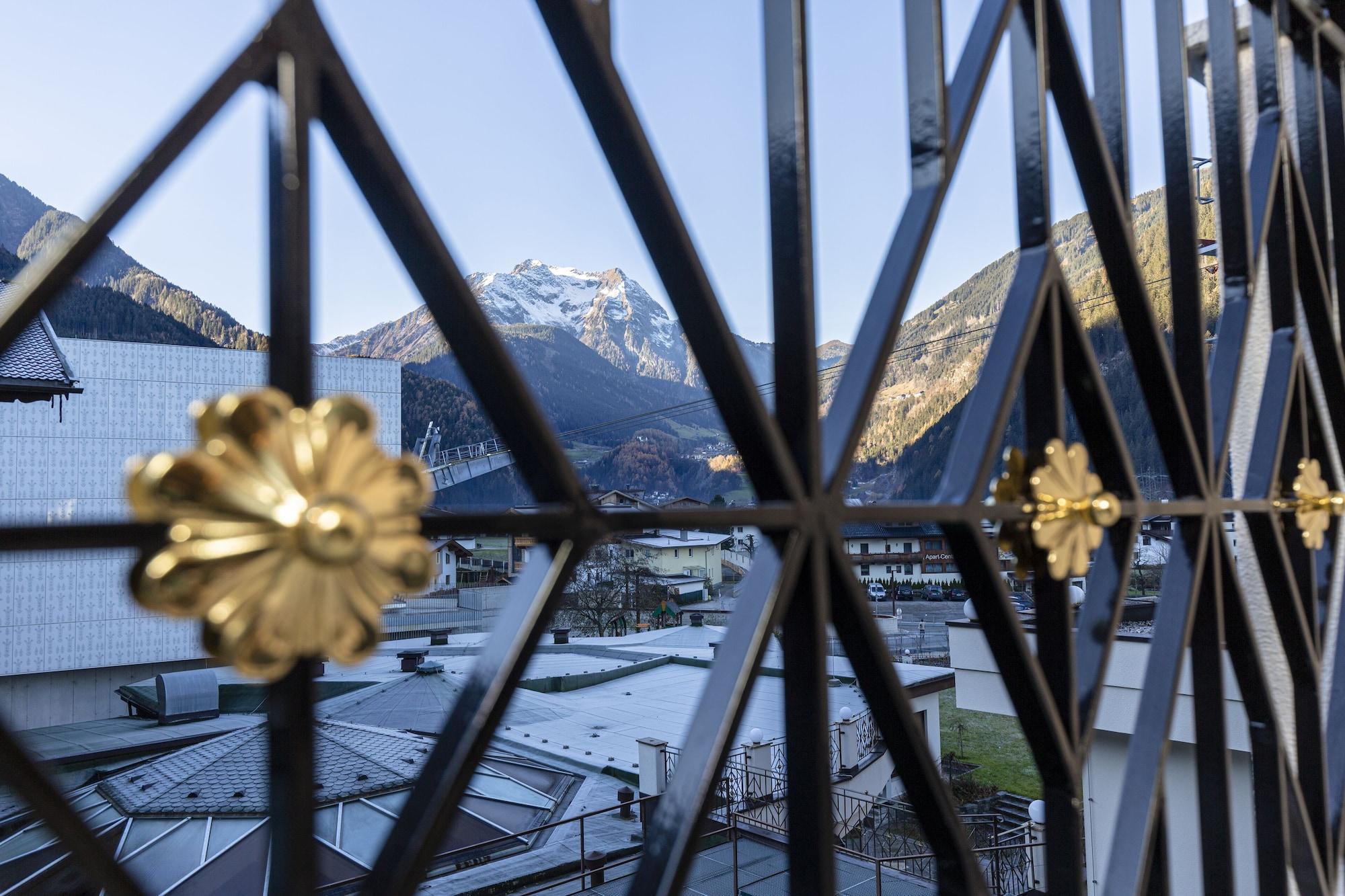 Strass - Sport & Spa Hotel Mayrhofen Eksteriør bilde