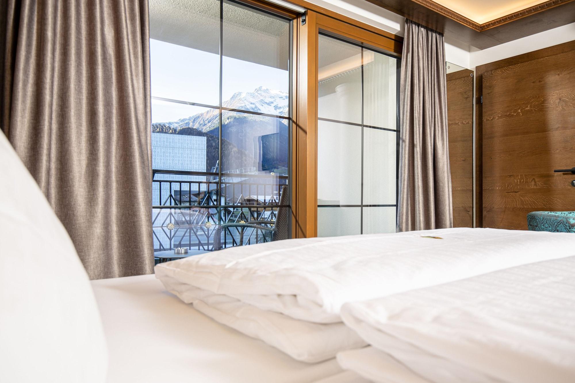 Strass - Sport & Spa Hotel Mayrhofen Eksteriør bilde