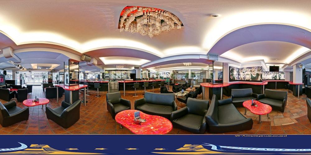 Strass - Sport & Spa Hotel Mayrhofen Eksteriør bilde