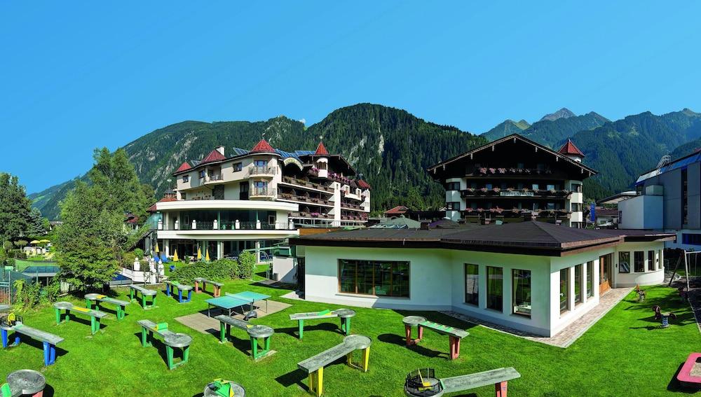 Strass - Sport & Spa Hotel Mayrhofen Eksteriør bilde