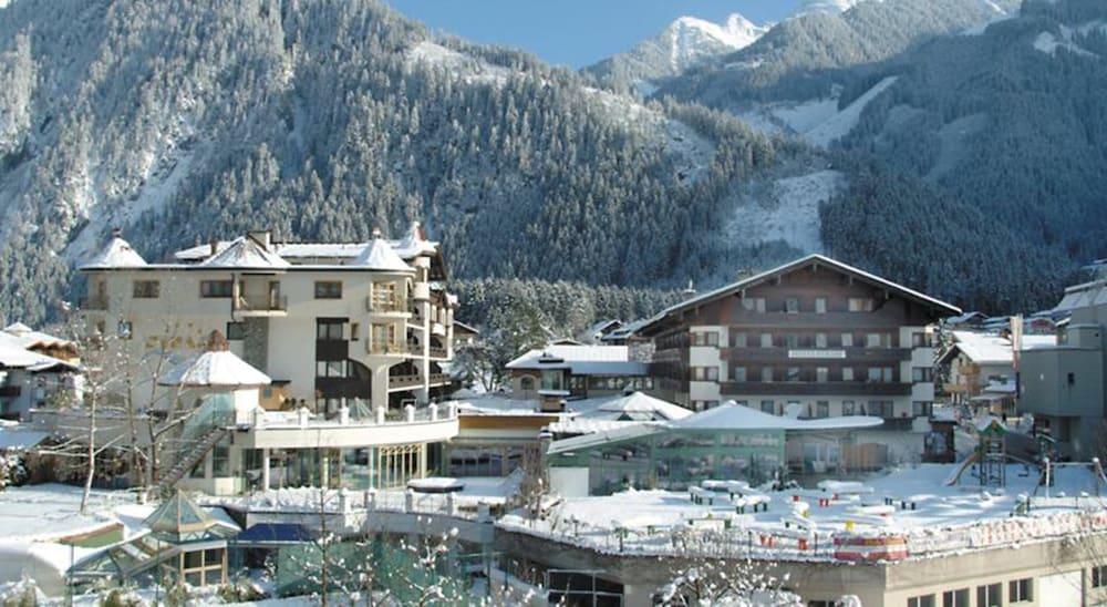 Strass - Sport & Spa Hotel Mayrhofen Eksteriør bilde