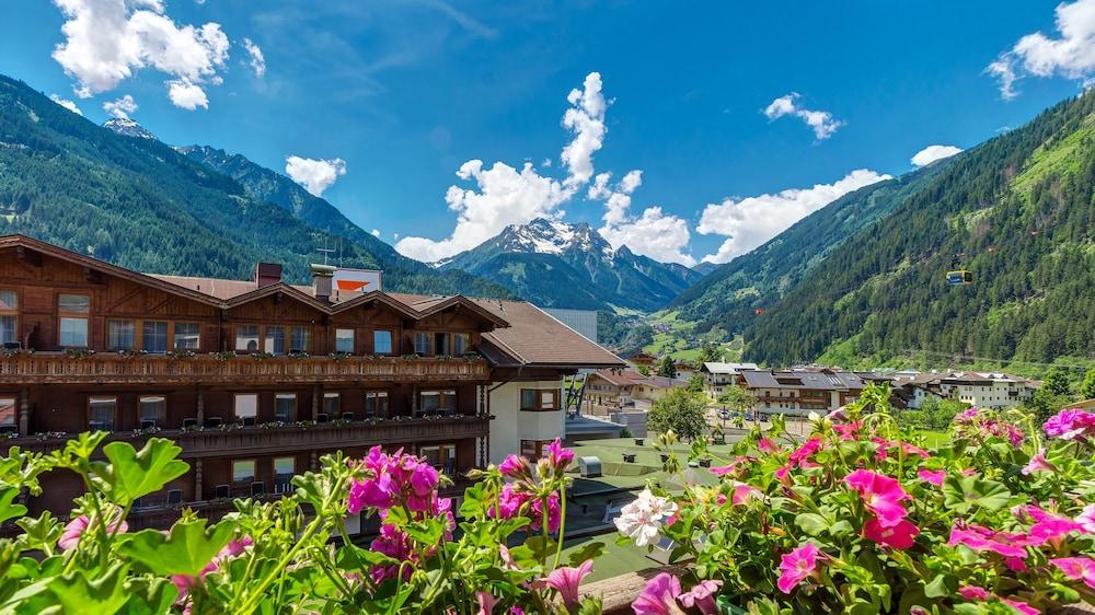Strass - Sport & Spa Hotel Mayrhofen Eksteriør bilde