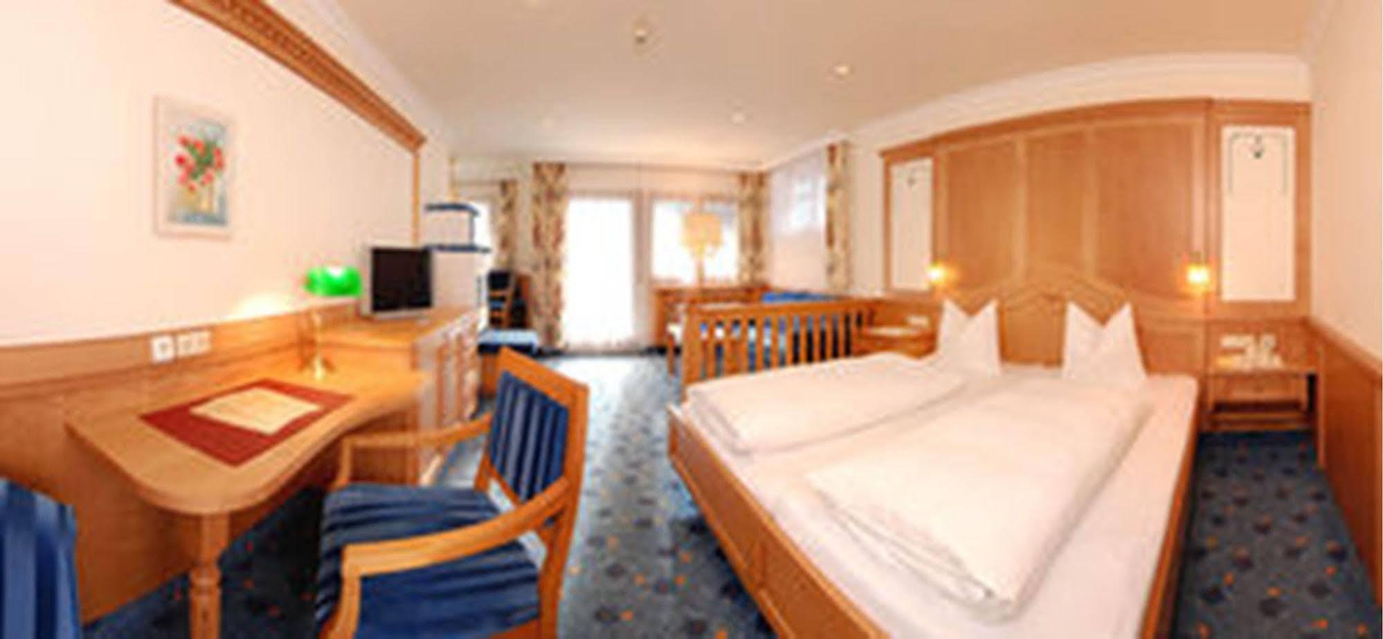 Strass - Sport & Spa Hotel Mayrhofen Eksteriør bilde